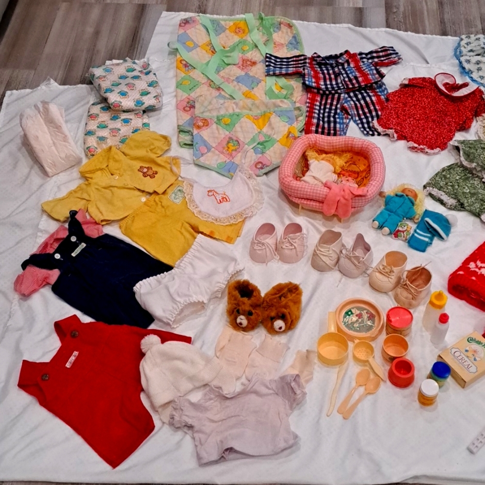 VINTAGE CABBAGE PATCH CLOTHES/DOLLS/ACCESSORIES